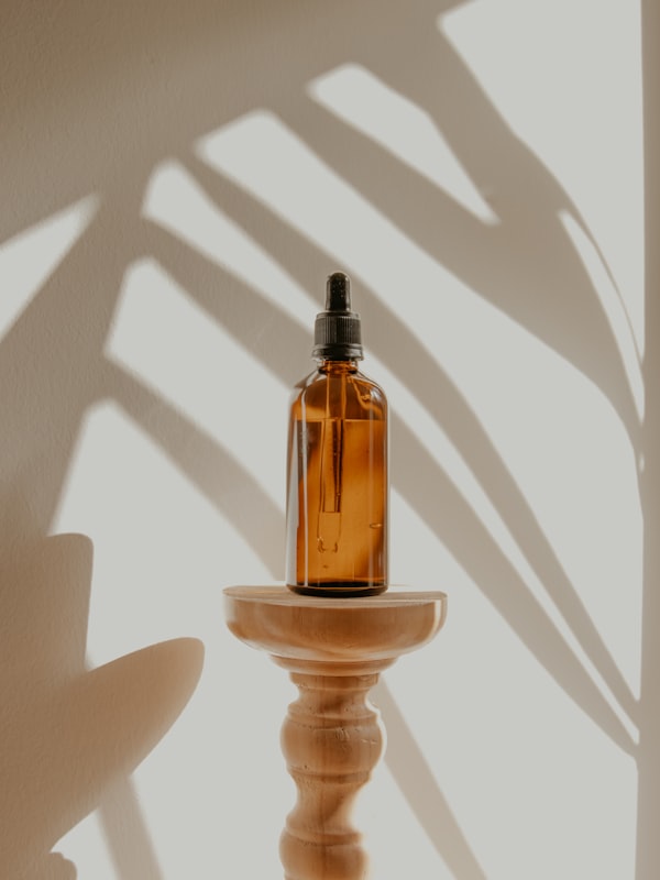 Boston Round bottle and compatible closure